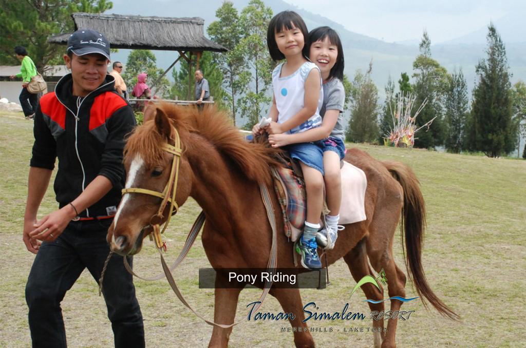 Taman Simalem Resort Tongging Exteriér fotografie